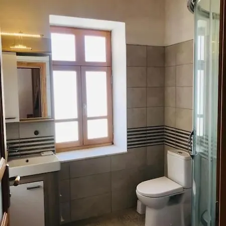 Yat Limani Tarihi Kale Ici Terasli Ev Marmaris
